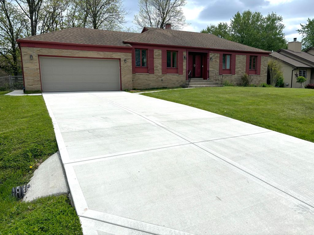 Photo of 1385 Brandywine Road, Crown Point, IN 46307 (MLS # 838532)
