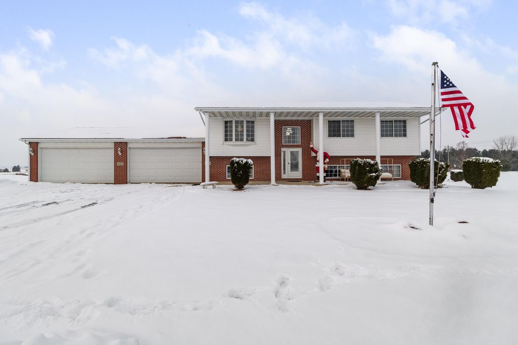 Photo of 503 W 602 S, Hebron, IN 46341 (MLS # 831607)