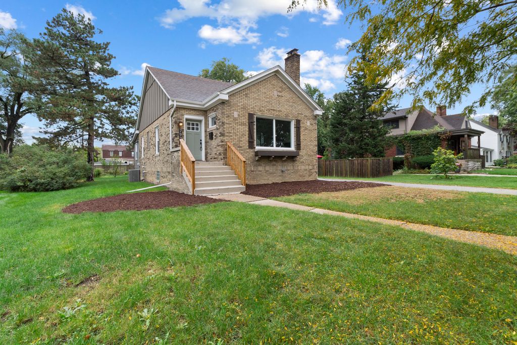 Photo of 7937 Forest Avenue, Munster, IN 46321 (MLS # 829932)