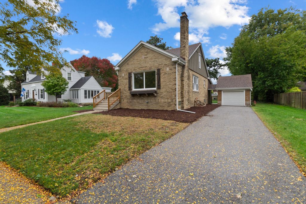 Photo of 7937 Forest Avenue, Munster, IN 46321 (MLS # 829932)