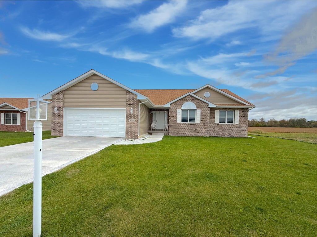 Photo of 6701 Whitcomb Street, Merrillville, IN 46410 (MLS # 847033)