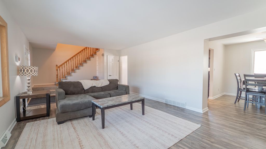 Photo of 231 Minter Drive, Griffith, IN 46319 (MLS # 834100)