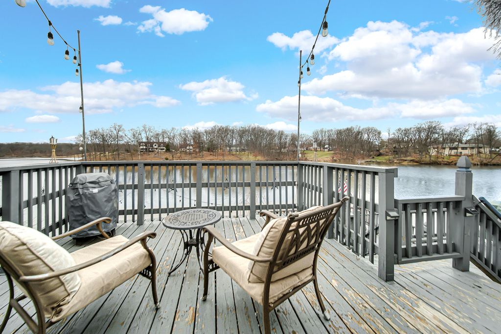 Photo of 1234 River Terrace, Hobart, IN 46342 (MLS # 836362)