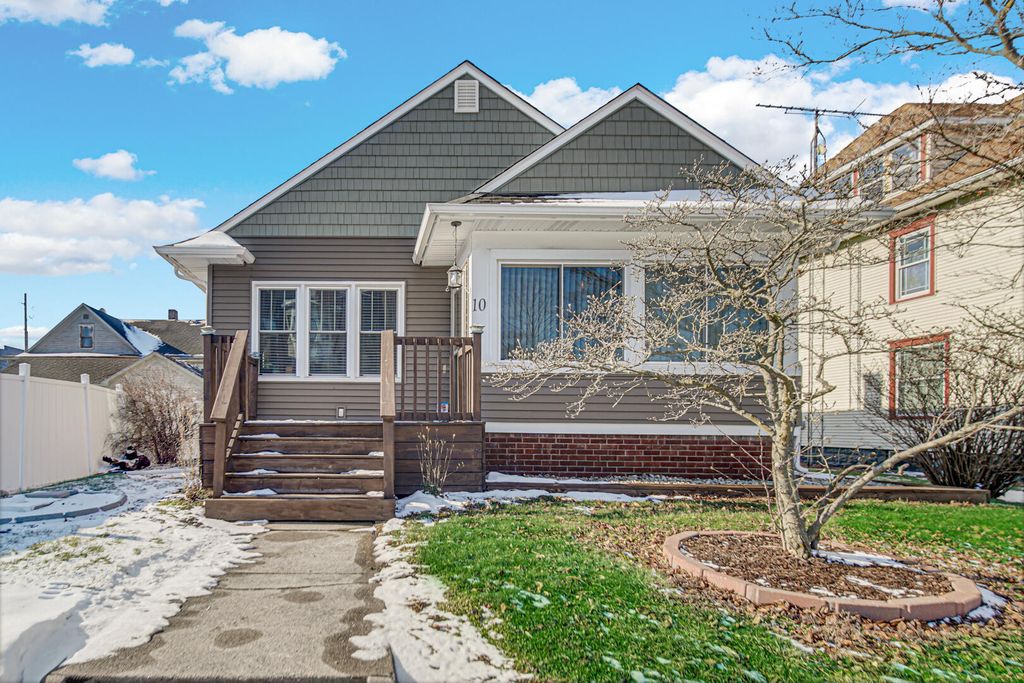 Photo of 10 N Michigan Street, La Crosse, IN 46348 (MLS # 831956)