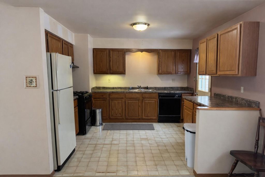 Photo of 2112 E 38th Avenue, Hobart, IN 46342 (MLS # 833674)