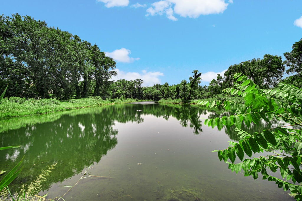 Photo of 286 Overlook Court, Valparaiso, IN 46385 (MLS # 841894)