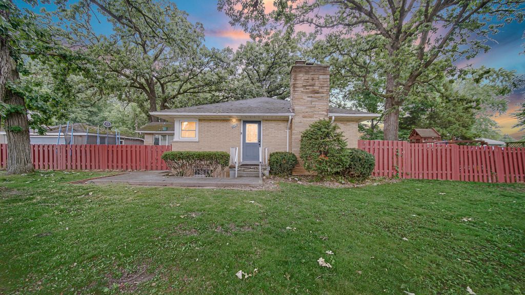 Photo of 138 N Road, Schererville, IN 46375 (MLS # 835135)