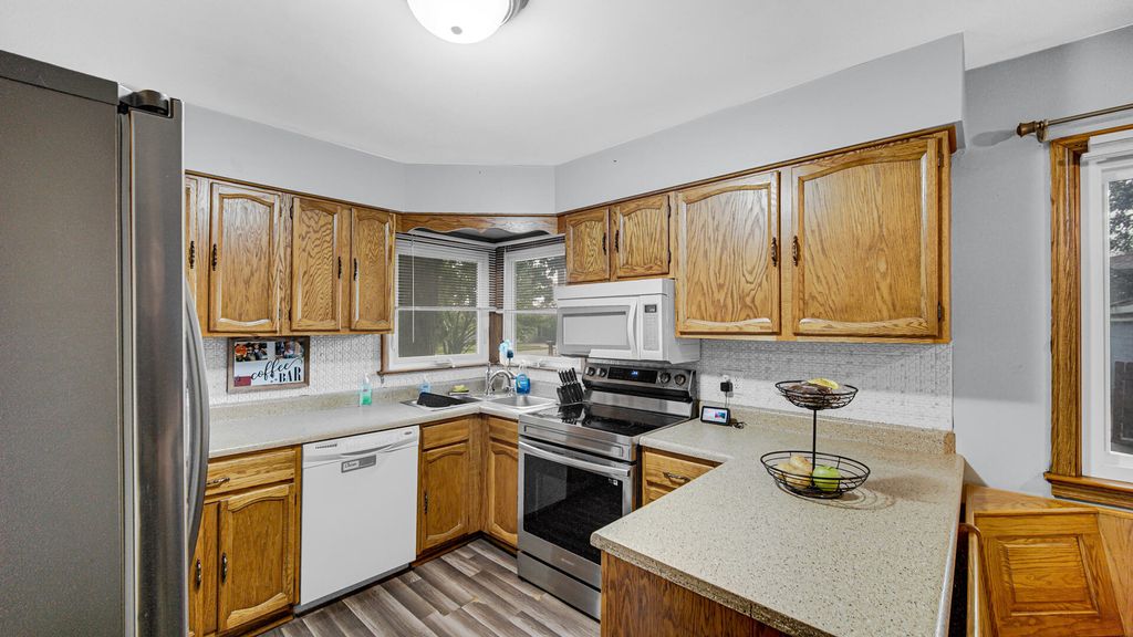 Photo of 138 N Road, Schererville, IN 46375 (MLS # 835135)