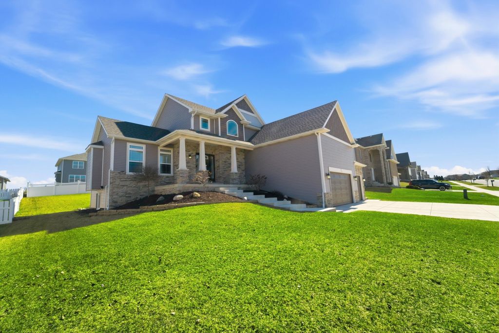 Photo of 3104 Westwind Drive, Valparaiso, IN 46385 (MLS # 835323)