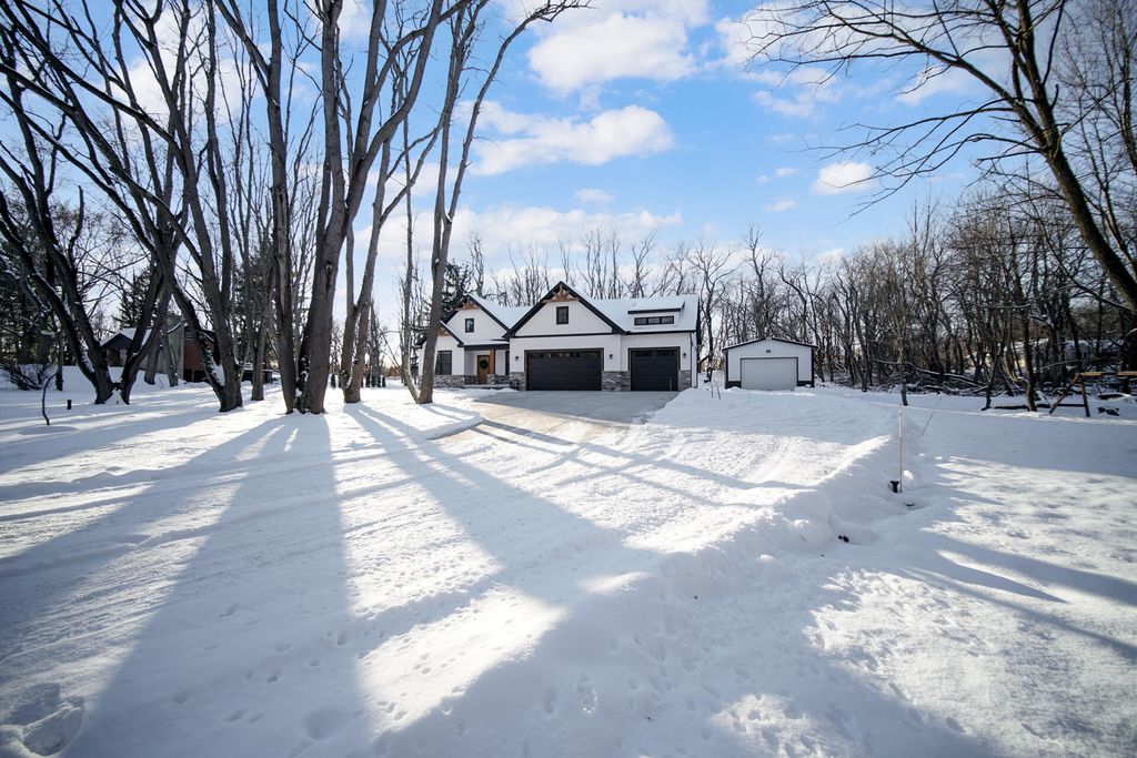 Photo of 212 N 600 W, Valparaiso, IN 46385 (MLS # 831706)