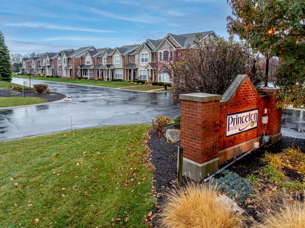 Photo of 11742 Broadway, Crown Point, IN 46307 (MLS # 831042)