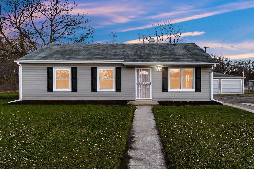 Photo of 625 S Wells Street, Gary, IN 46403 (MLS # 832693)