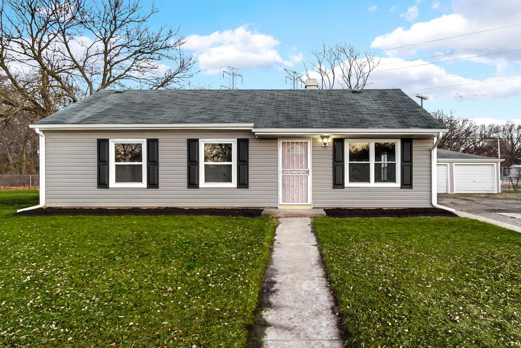 Photo of 625 S Wells Street, Gary, IN 46403 (MLS # 832693)