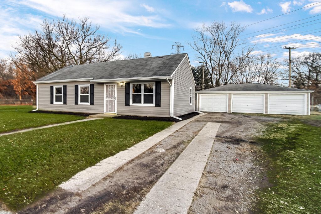 Photo of 625 S Wells Street, Gary, IN 46403 (MLS # 832693)