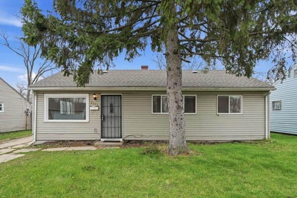 Photo of 2733 Central Drive, Gary, IN 46407 (MLS # 836551)