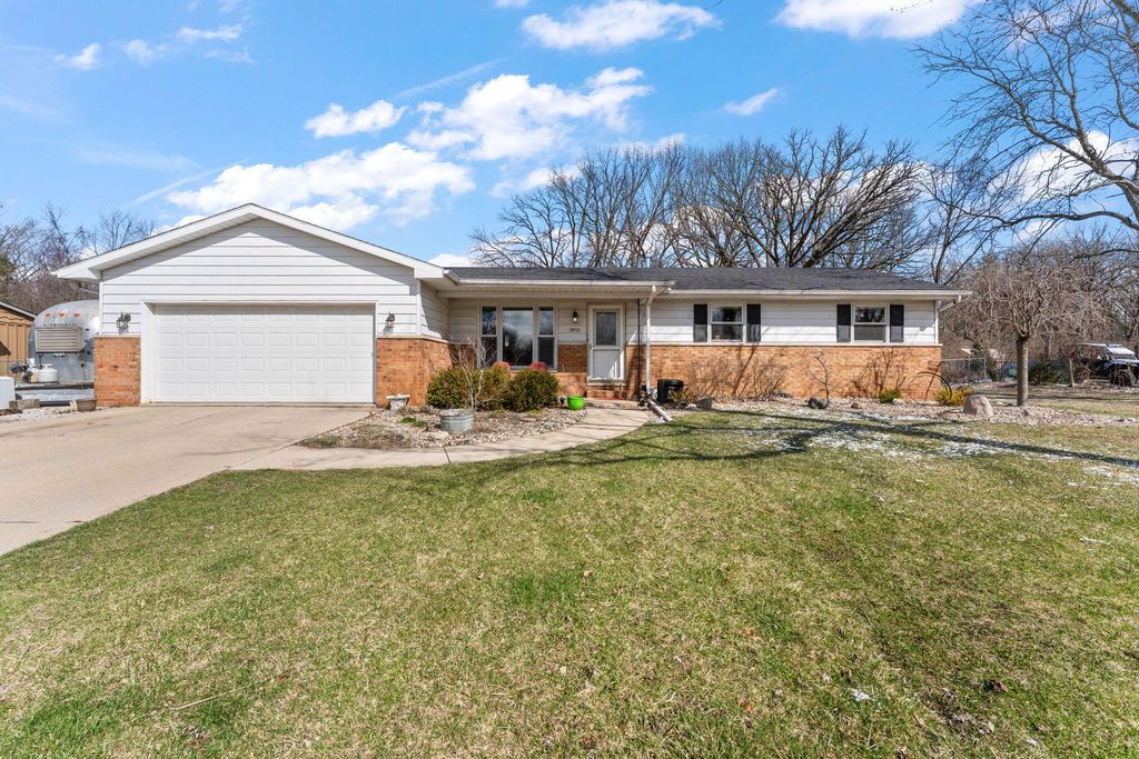 Photo of 3910 W 106th Lane, Crown Point, IN 46307 (MLS # 836240)