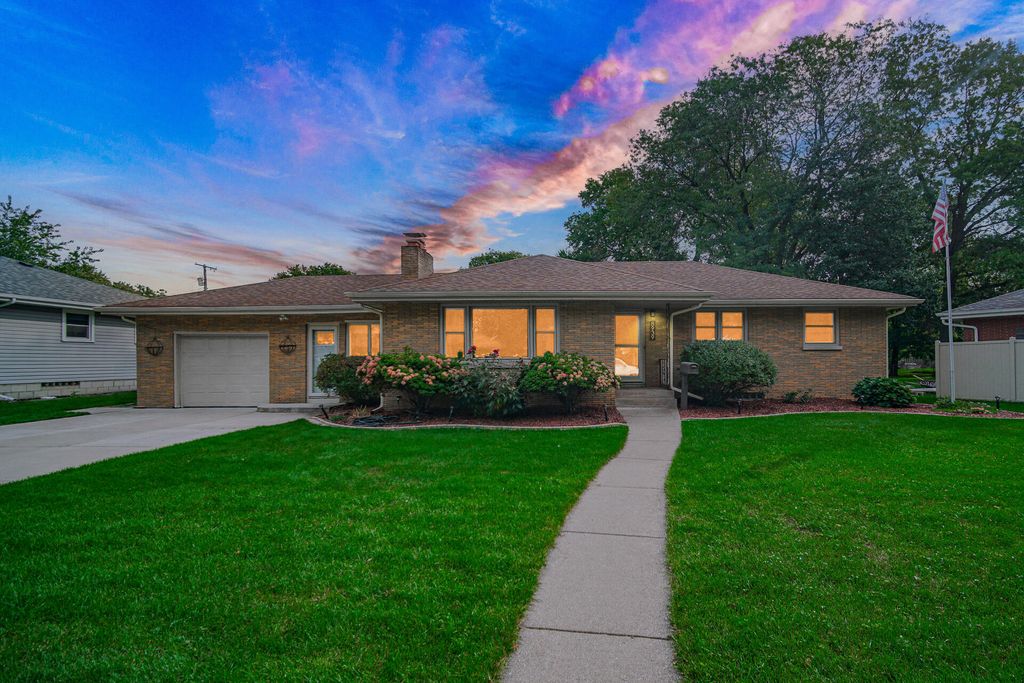 Photo of 8939 Parrish Avenue, Highland, IN 46322 (MLS # 829545)