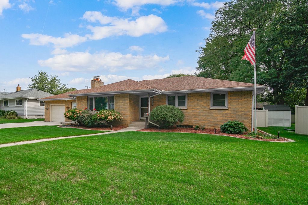 Photo of 8939 Parrish Avenue, Highland, IN 46322 (MLS # 829545)