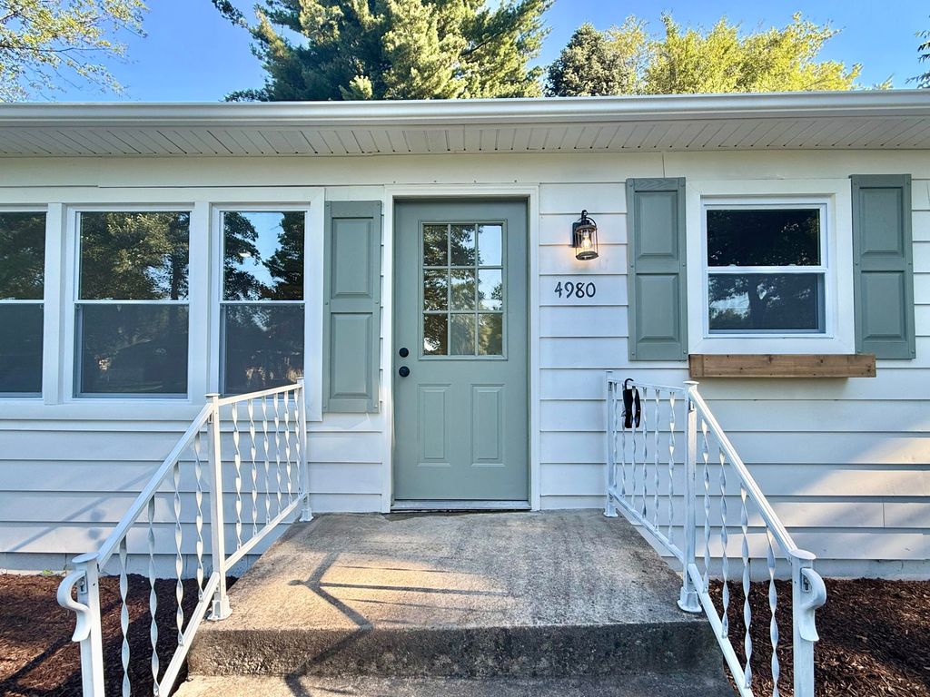 Photo of 4980 E 27th Avenue, Lake Station, IN 46405 (MLS # 833196)