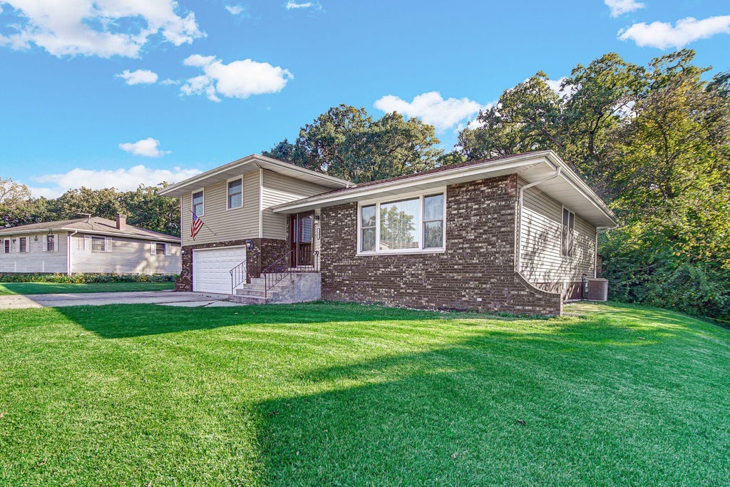 Photo of 5401 W 155th Avenue, Lowell, IN 46356 (MLS # 847140)