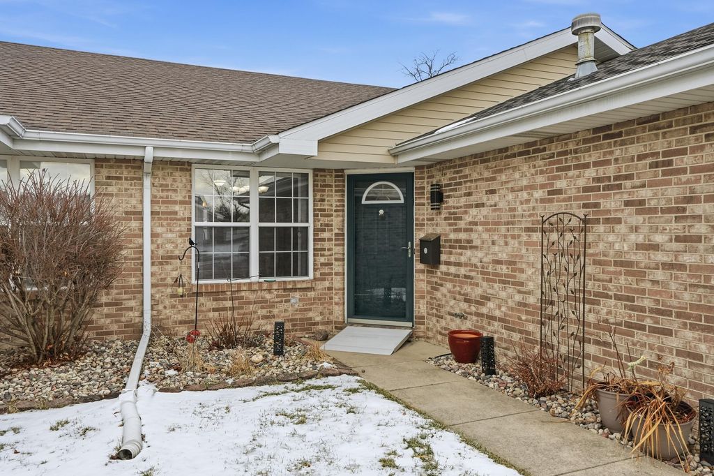 Photo of 2952 Freedom Circle, Crown Point, IN 46307 (MLS # 833115)