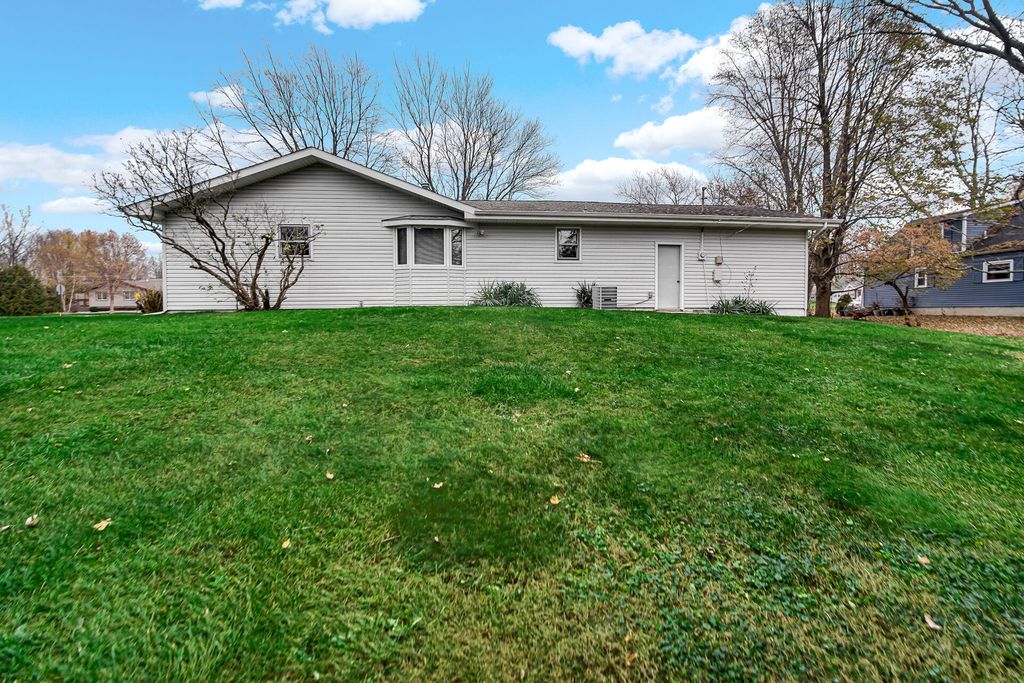 Photo of 2002 Crockett Avenue, Valparaiso, IN 46383 (MLS # 831449)