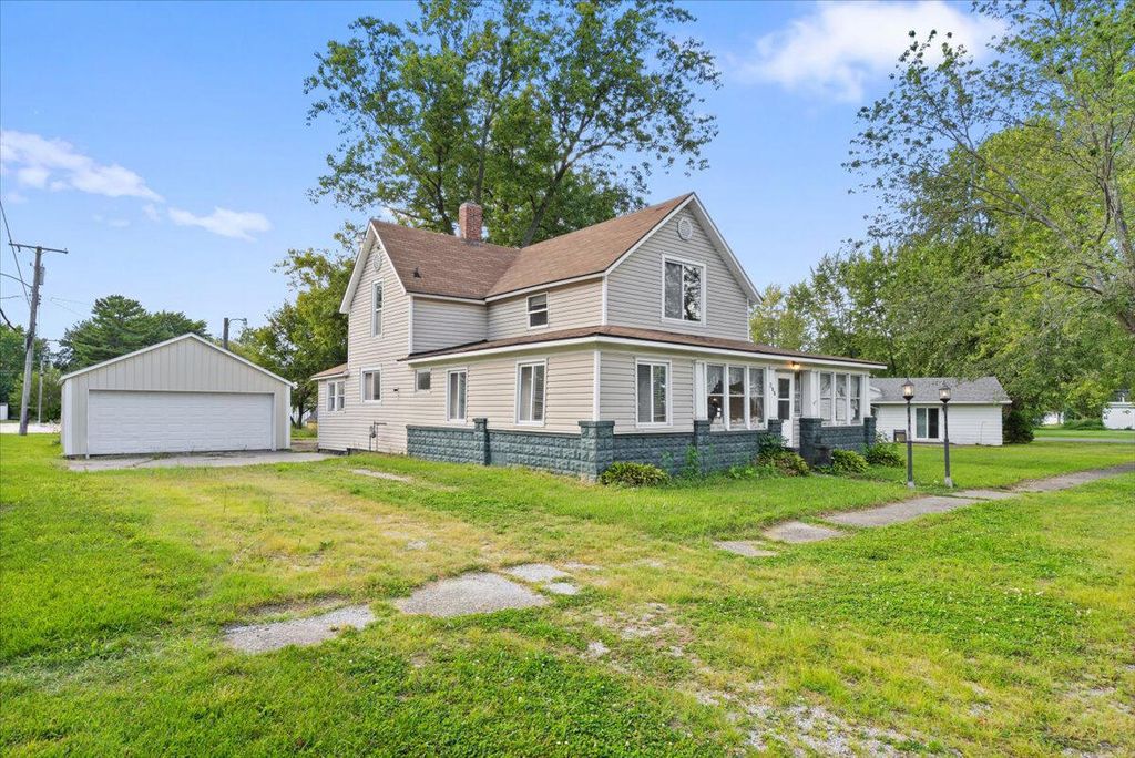 Photo of 206 S Main Street, Morocco, IN 47963 (MLS # 831741)