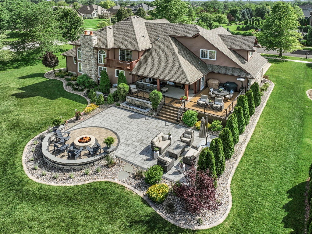 Photo of 902 Kendall Court, Crown Point, IN 46307 (MLS # 841641)