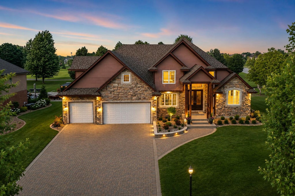 Photo of 902 Kendall Court, Crown Point, IN 46307 (MLS # 841641)
