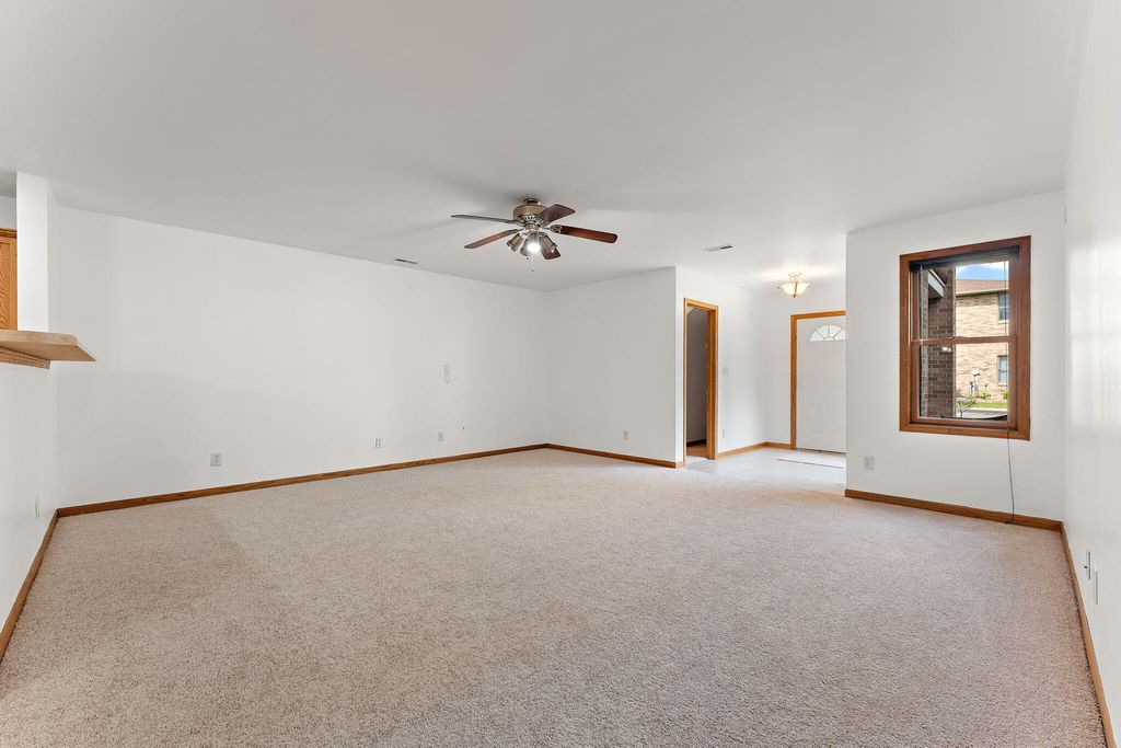 Photo of 1376 Parke Drive, Crown Point, IN 46307 (MLS # 839083)