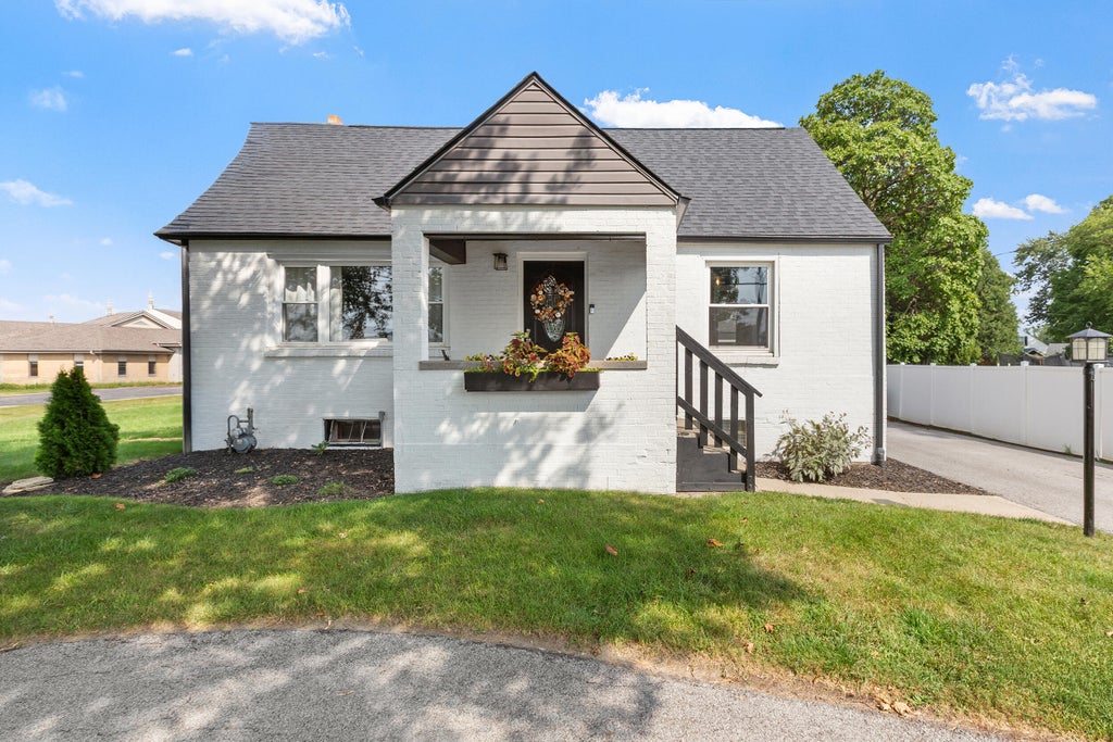 Photo of 2608 Campbell Street, Valparaiso, IN 46385 (MLS # 844642)