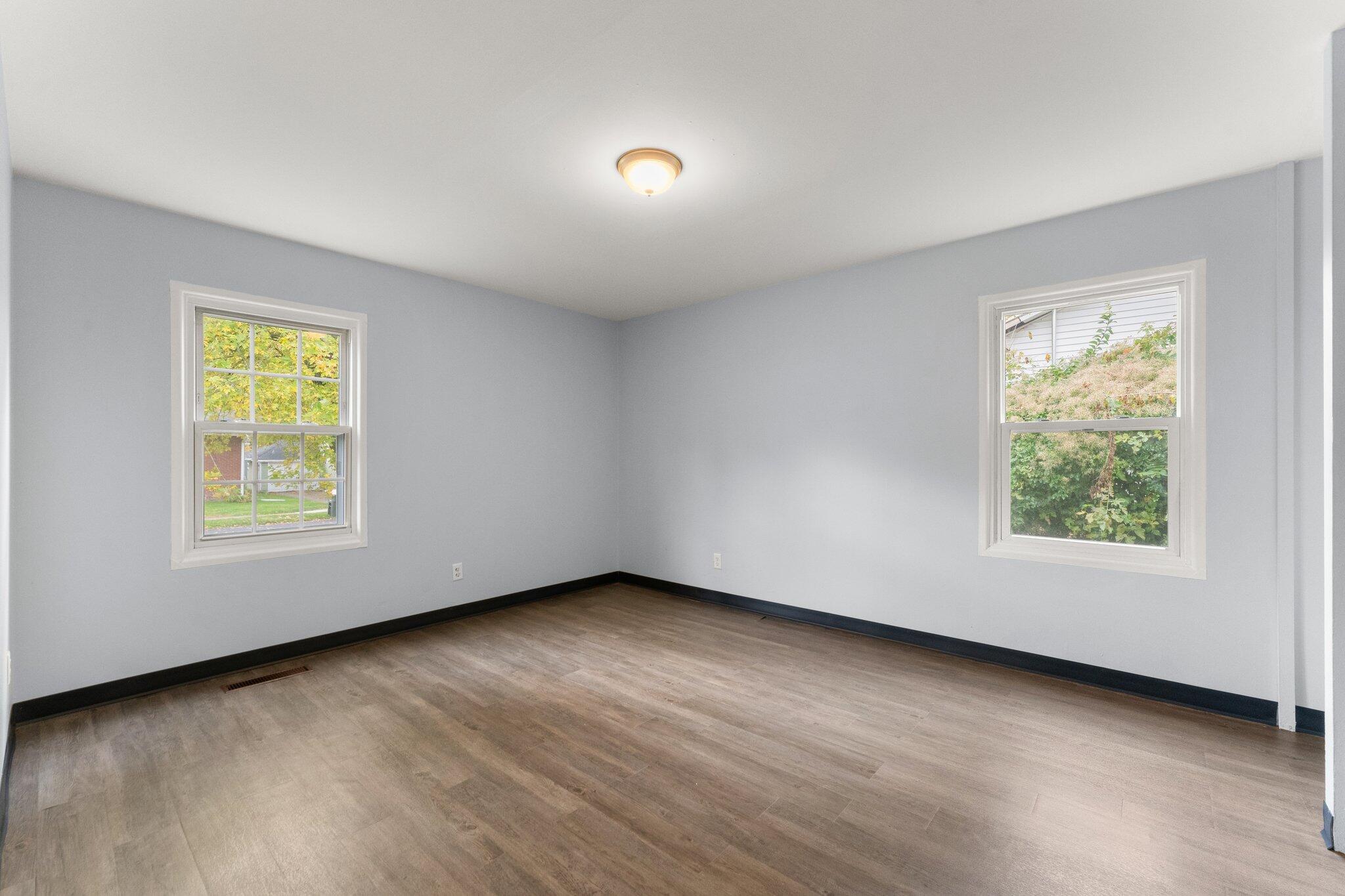 Valparaiso, Indiana 46383, United States, 3 Bedrooms Bedrooms, ,1 BathroomBathrooms,Residential,Pending,27509