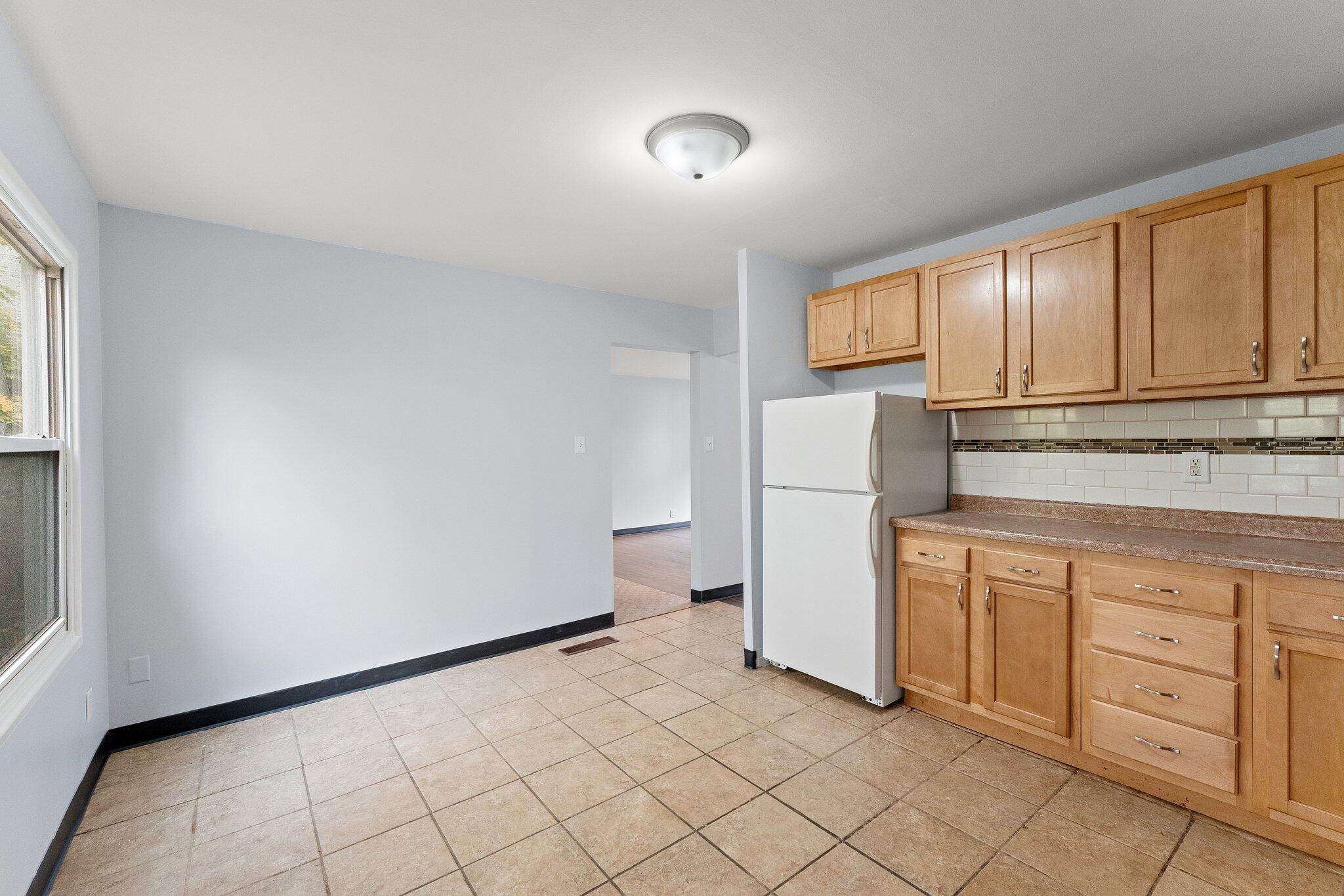 Valparaiso, Indiana 46383, United States, 3 Bedrooms Bedrooms, ,1 BathroomBathrooms,Residential,Pending,27509