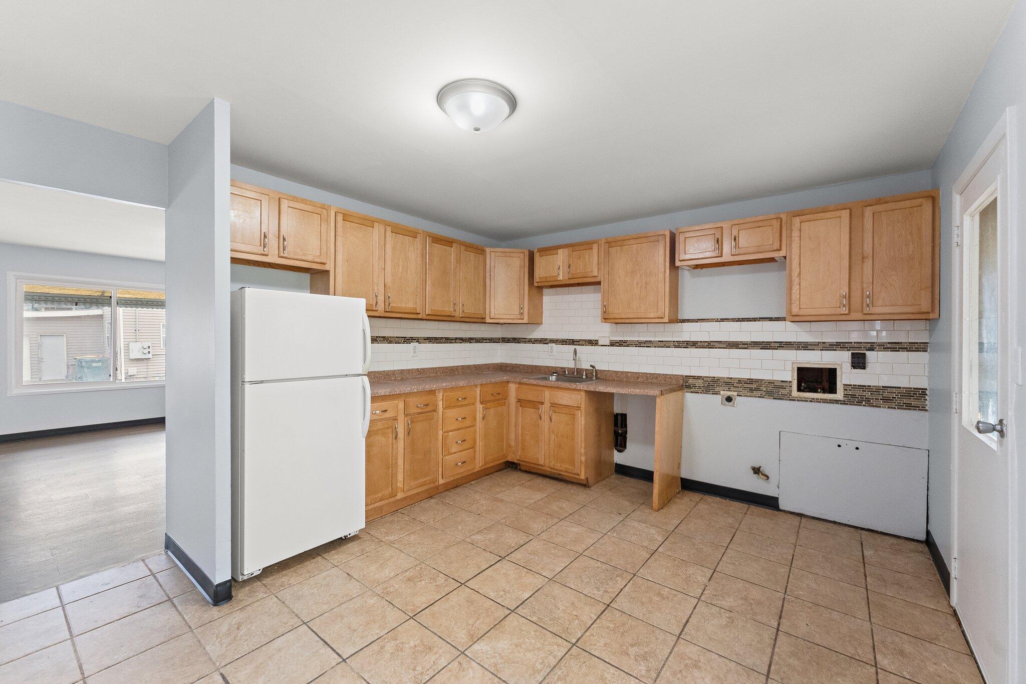 Valparaiso, Indiana 46383, United States, 3 Bedrooms Bedrooms, ,1 BathroomBathrooms,Residential,Pending,27509