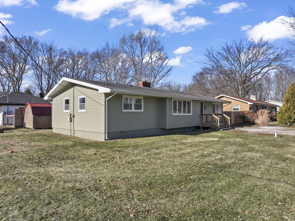 Photo of 16020 Eastview Place, Lowell, IN 46356 (MLS # 832151)