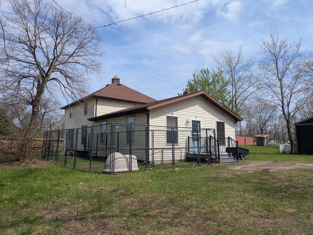 Photo of 9320 E Division Road, Knox, IN 46534 (MLS # 837250)