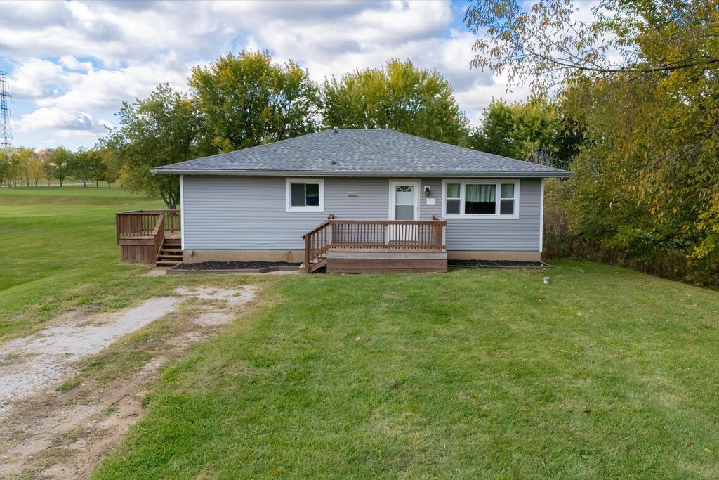 Photo of 16 S 200 W, Valparaiso, IN 46385 (MLS # 837588)