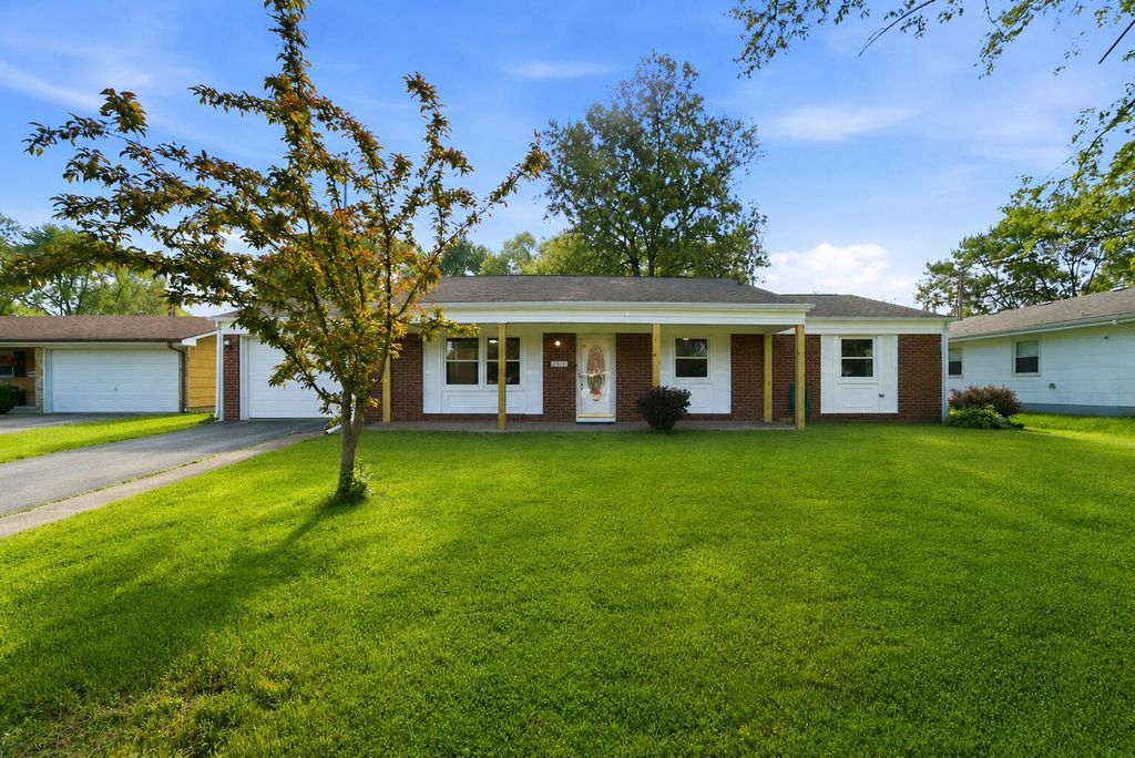 Photo of 729 Governor Road, Valparaiso, IN 46385 (MLS # 839419)