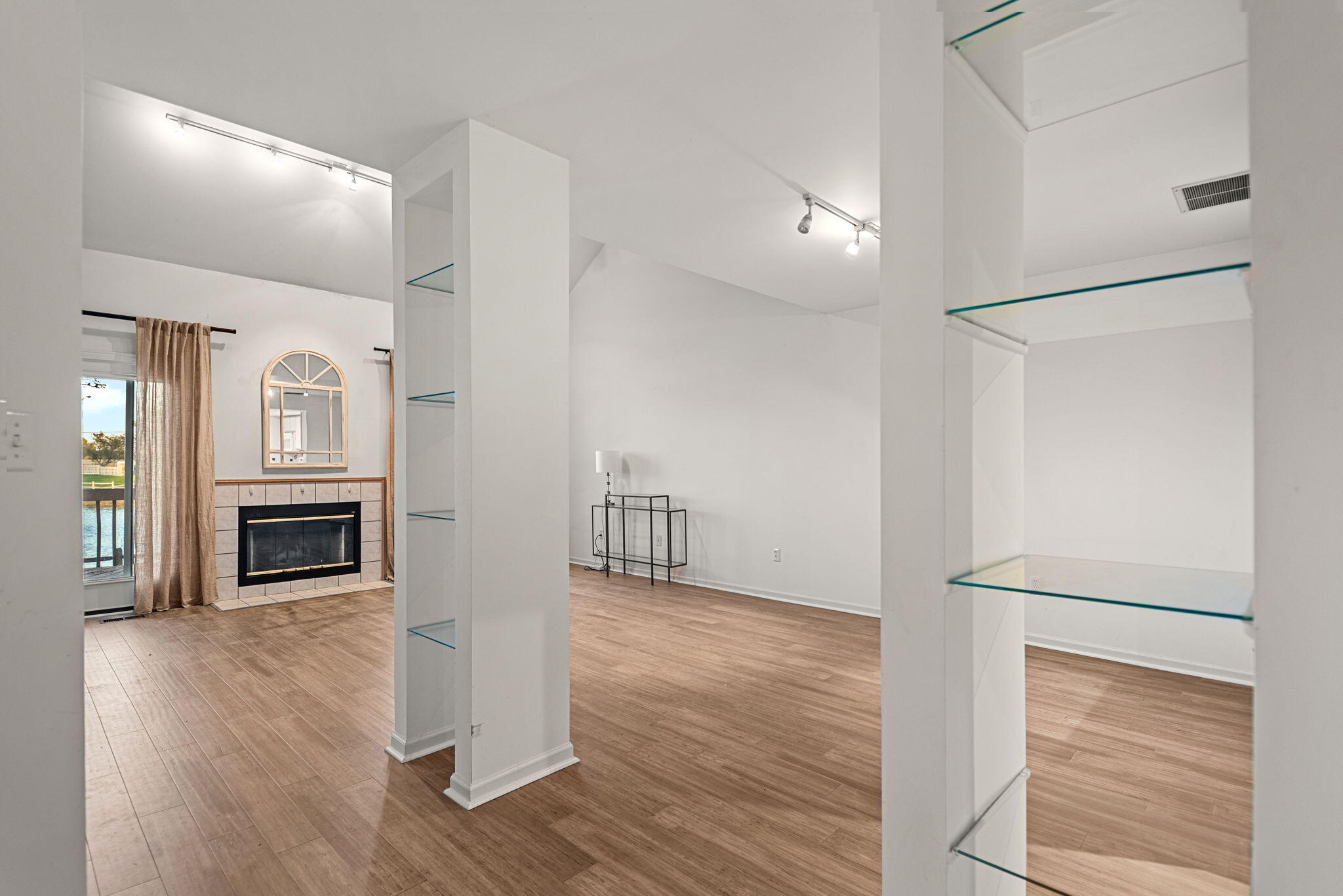 Crown Point, Indiana 46307, United States, 2 Bedrooms Bedrooms, ,2 BathroomsBathrooms,Residential,Active,237322