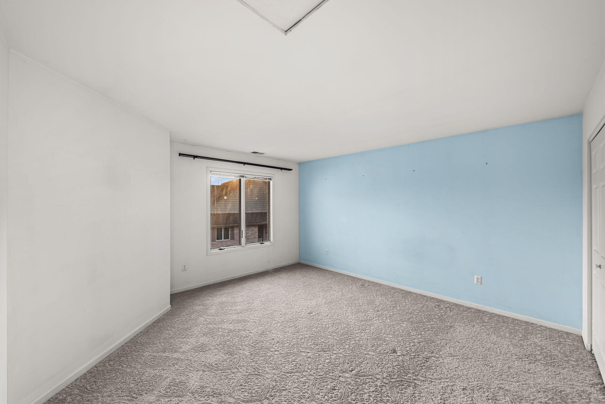 Crown Point, Indiana 46307, United States, 2 Bedrooms Bedrooms, ,2 BathroomsBathrooms,Residential,Active,237322