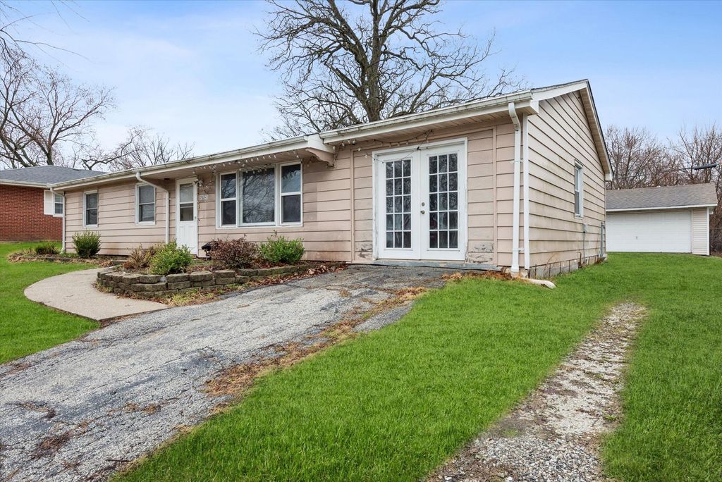 Photo of 702-1 Fox River Road, Valparaiso, IN 46385 (MLS # 835570)