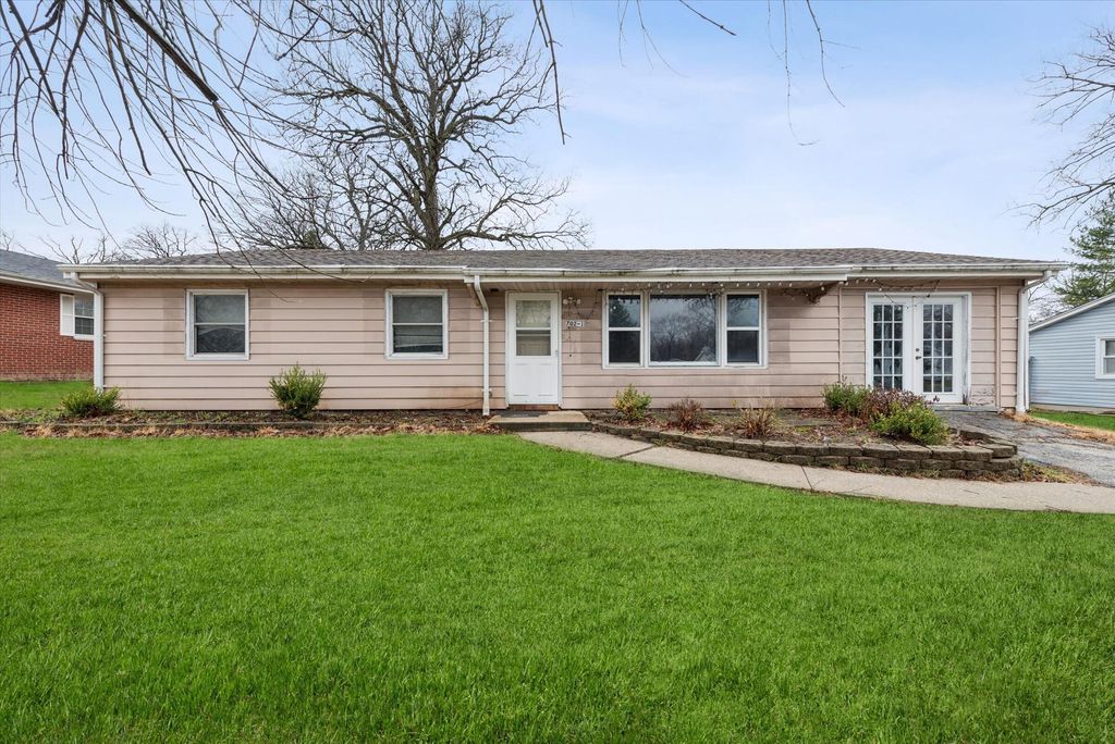 Photo of 702-1 Fox River Road, Valparaiso, IN 46385 (MLS # 835570)