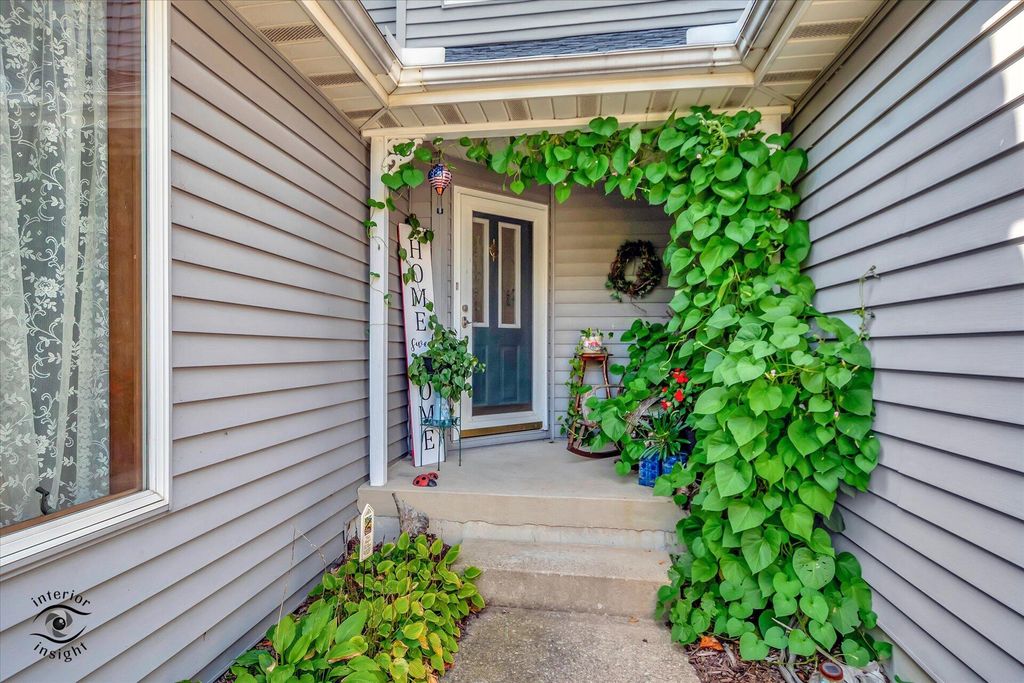 Photo of 11606 Westvalley Drive, Crown Point, IN 46307 (MLS # 832591)