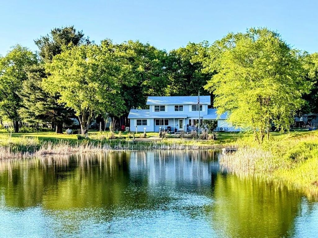 Photo of 15752 W 400 N, Medaryville, IN 47957 (MLS # 836262)