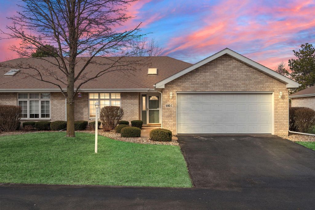 Photo of 1065 Easy Street #C, Crown Point, IN 46307 (MLS # 834302)