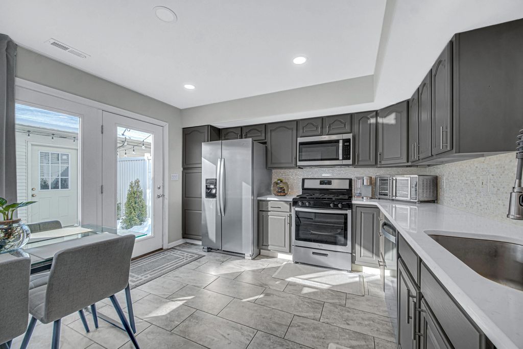 Photo of 1825 Dogwood Court, Crown Point, IN 46307 (MLS # 833878)