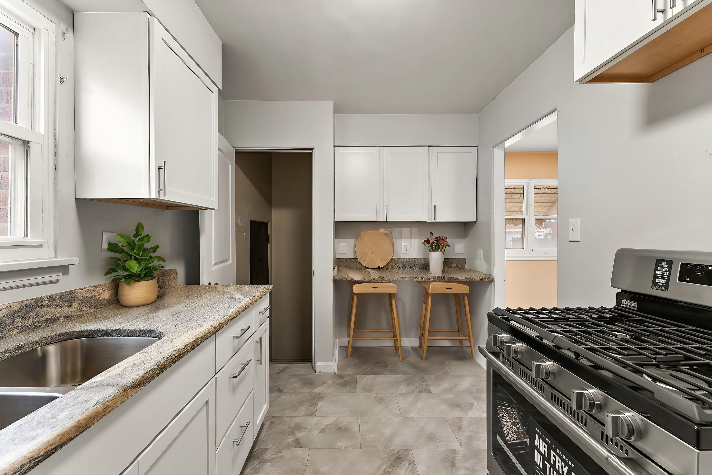 Gary, Indiana 46404, United States, 2 Bedrooms Bedrooms, ,1 BathroomBathrooms,Residential,Active,95730