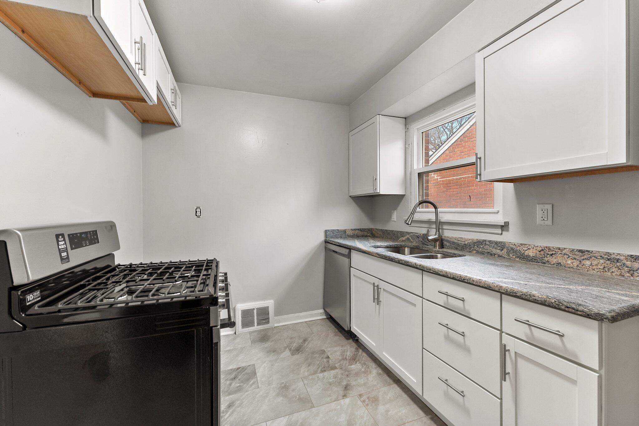 Gary, Indiana 46404, United States, 2 Bedrooms Bedrooms, ,1 BathroomBathrooms,Residential,Active,95730