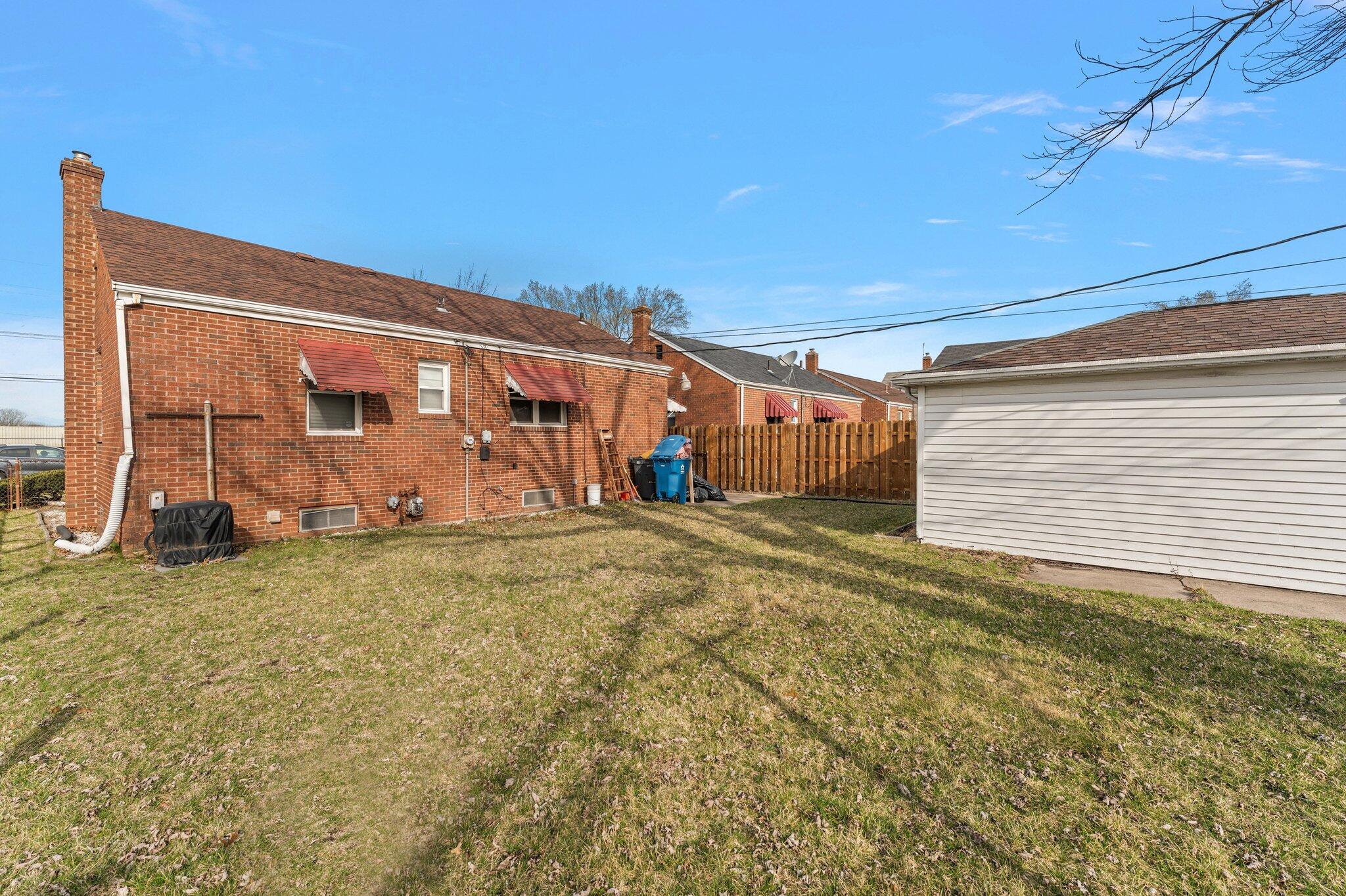 Gary, Indiana 46404, United States, 2 Bedrooms Bedrooms, ,1 BathroomBathrooms,Residential,Active,95730