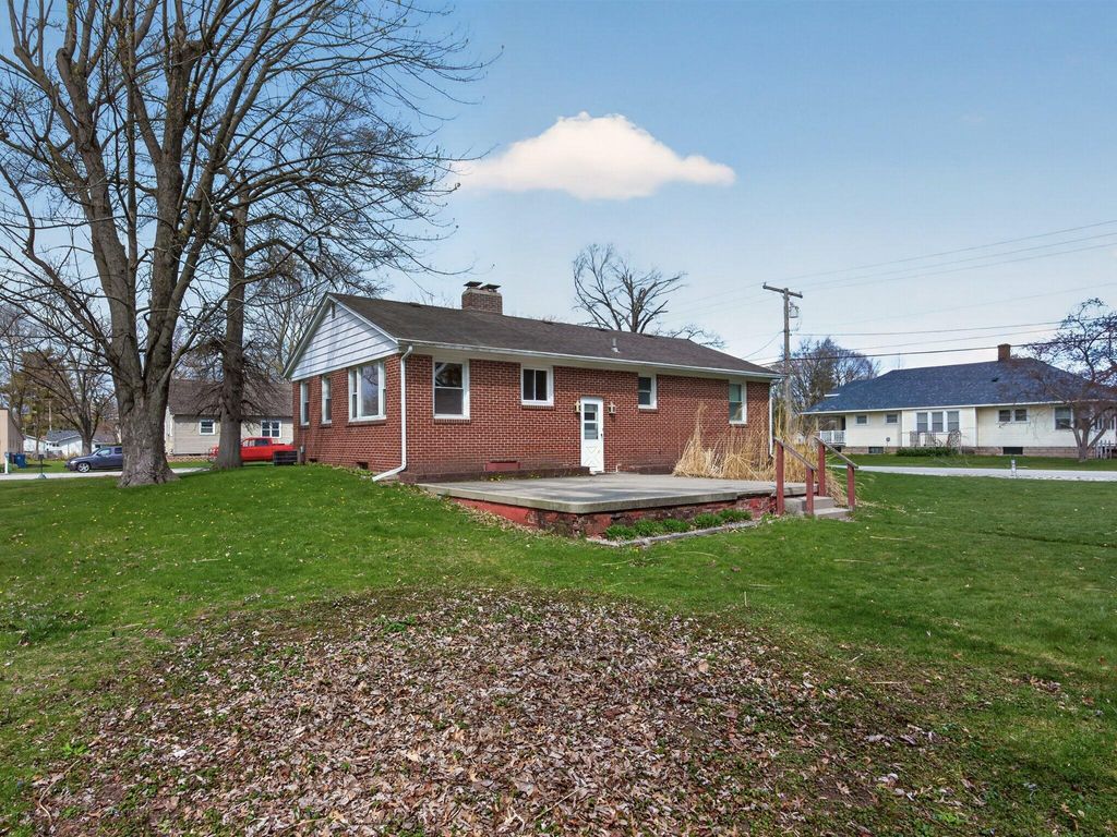 Photo of 701 S Rose Avenue, Kouts, IN 46347 (MLS # 837049)